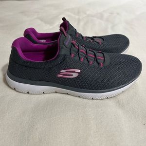 Skechers women’s size 10 slip on gray shoes.